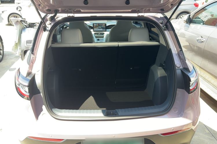 Used Geely Galaxy Geome 2025 310km Youth Edition Trunk