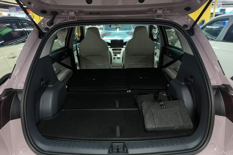 Used Geely Galaxy Geome 2025 310km Youth Edition Trunk