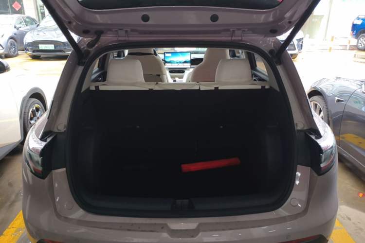 Used Geely Galaxy Geome 2025 UP 410km Exploration Edition Trunk