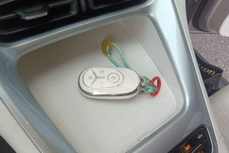 Used Geely Galaxy Geome 2025 UP 410km Exploration Edition Vehicle Key