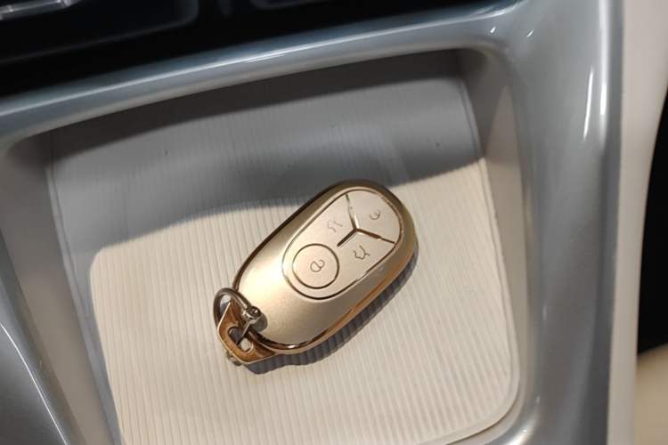 Used Geely Galaxy Geome 2025 UP 410km Exploration Edition Vehicle Key