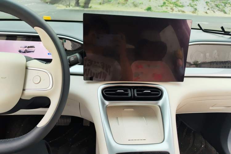 Used Geely Galaxy Geome 2025 UP 410km Exploration+ Edition Audio And AC Panel