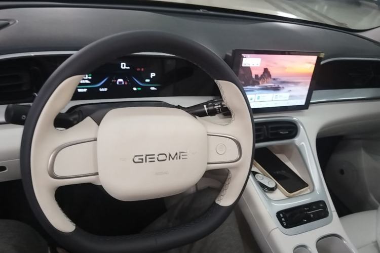 Used Geely Galaxy Geome 2025 410 km Free Version Center Console