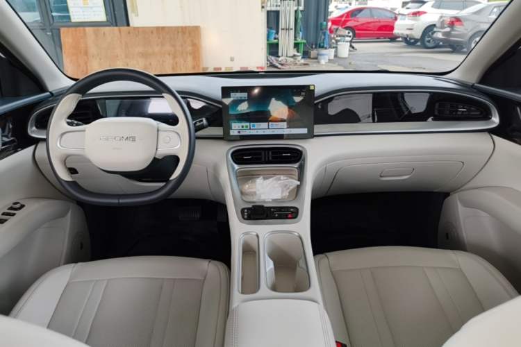 Used Geely Galaxy Geome 2025 310km Youth Edition Center Console
