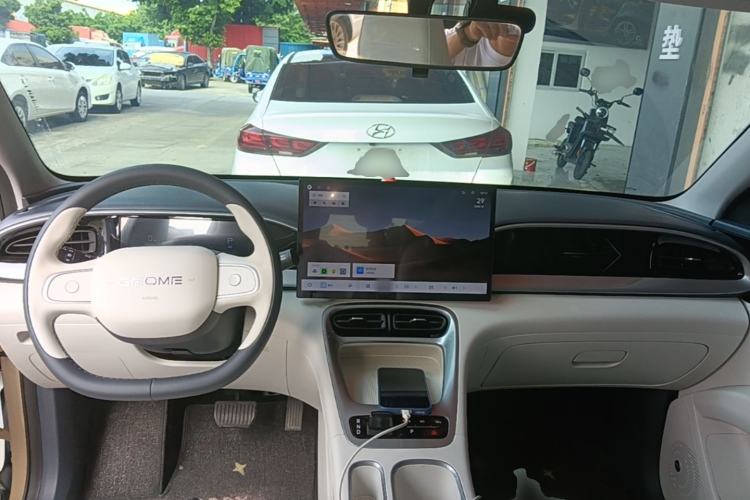 Used Geely Galaxy Geome 2025 UP 410km Exploration Edition Center Console