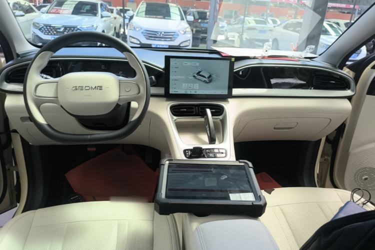 Used Geely Galaxy Geome 2025 310km Youth Edition Center Console