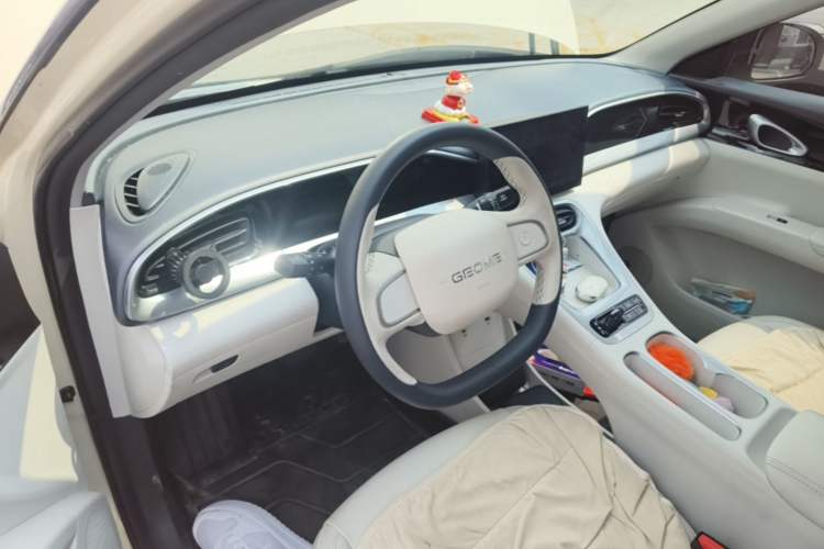 Used Geely Galaxy Geome 2025 310km Youth Edition Center Console