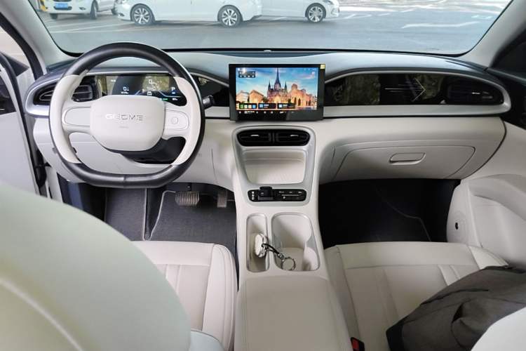 Used Geely Galaxy Geome 2025 310km Youth Edition Center Console