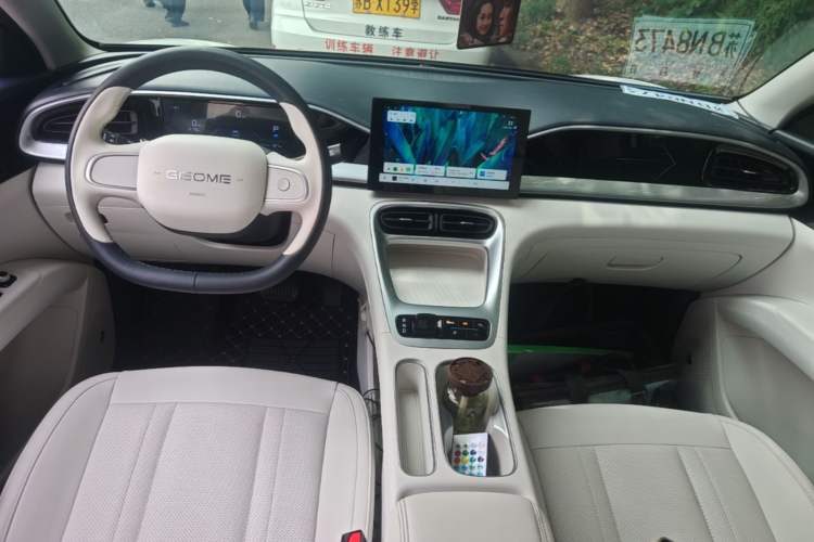 Used Geely Galaxy Geome 2025 310km Youth Edition Center Console