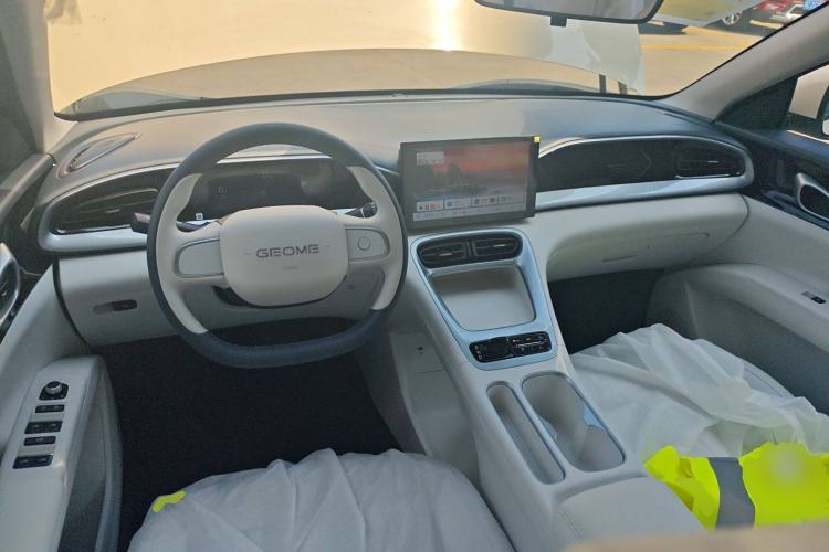 Used Geely Galaxy Geome 2025 310km Youth Edition Center Console