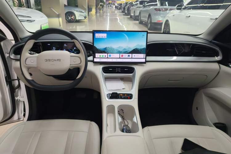 Used Geely Galaxy Geome 2025 UP 410km Exploration Edition Center Console