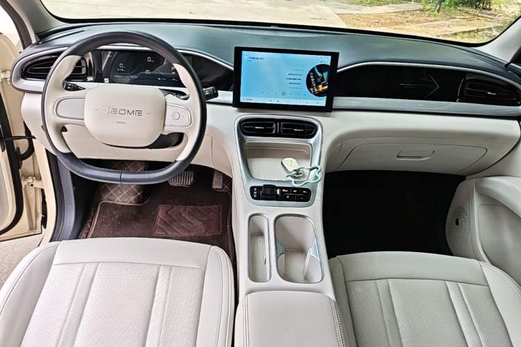 Used Geely Galaxy Geome 2025 310km Youth Edition Center Console