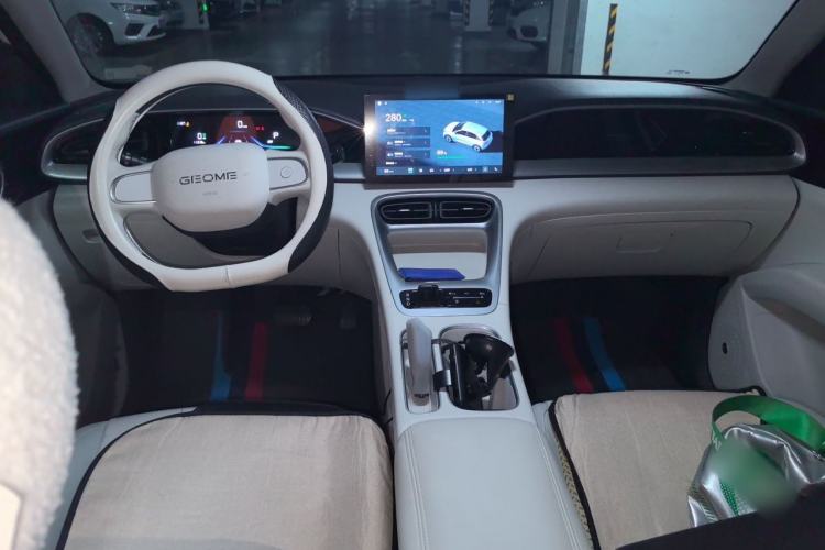 Used Geely Galaxy Geome 2025 310km Youth Edition Center Console