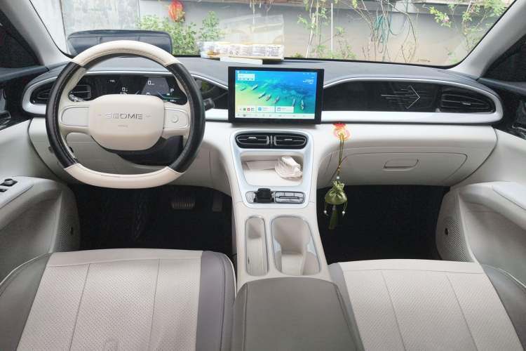 Used Geely Galaxy Geome 2025 310km Youth Edition Center Console