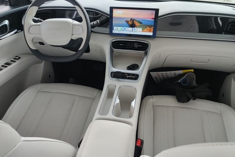 Used Geely Galaxy Geome 2025 310km Youth Edition Center Console