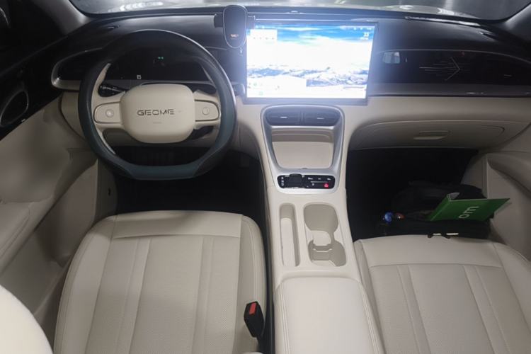 Used Geely Galaxy Geome 2025 UP 410km Exploration Edition Center Console