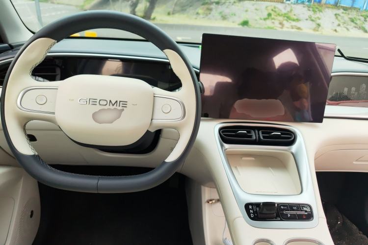 Used Geely Galaxy Geome 2025 UP 410km Exploration+ Edition Center Console