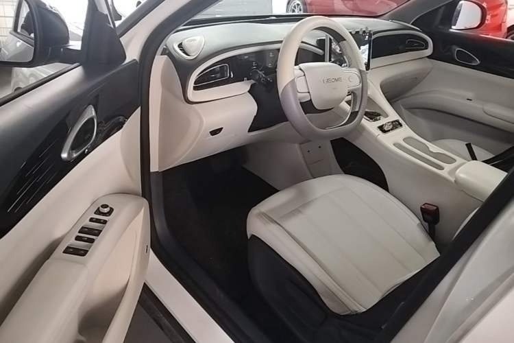 Used Geely Galaxy Geome 2025 310km Youth Edition Driver Seat