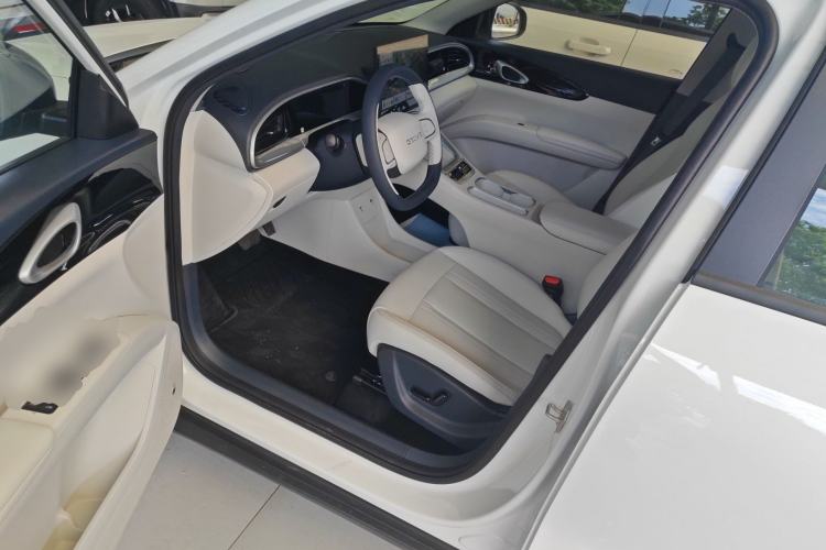 Used Geely Galaxy Geome 2025 UP 410km Exploration Edition Driver Seat