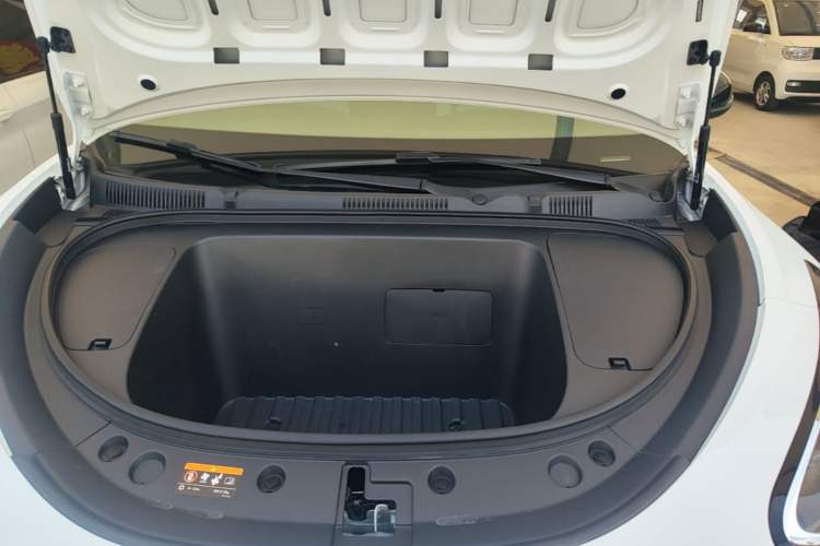 Used Geely Galaxy Geome 2025 310km Youth Edition Engine Bay