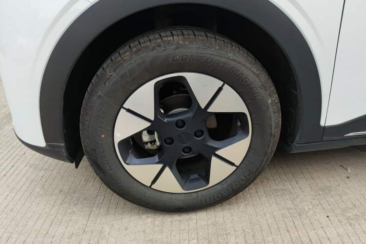Used Geely Galaxy Geome 2025 310km Dream Edition Exterior 4