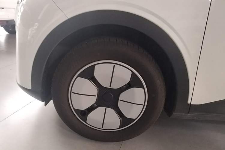 Used Geely Galaxy Geome 2025 310km Youth Edition Exterior 4