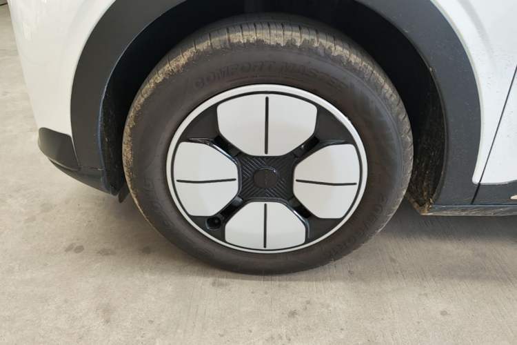 Used Geely Galaxy Geome 2025 310km Youth Edition Exterior 4