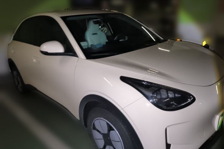 Used Geely Galaxy Geome 2025 410 km Free Version Front Right 45 Deg