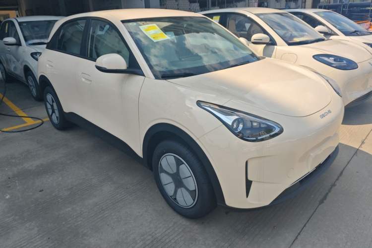 Used Geely Galaxy Geome 2025 310km Youth Edition Front Right 45 Deg