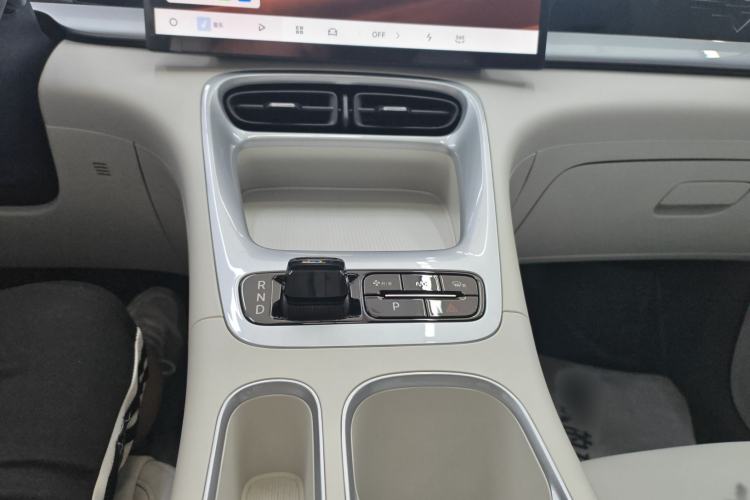 Used Geely Galaxy Geome 2025 UP 410km Exploration Edition Gear Lever