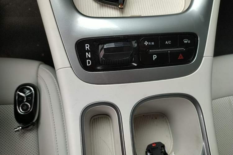 Used Geely Galaxy Geome 2025 UP 410km Exploration Edition Gear Lever
