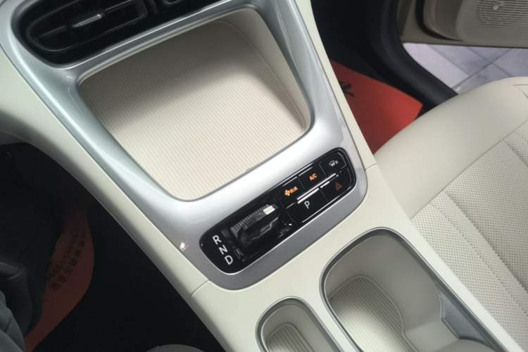 Used Geely Galaxy Geome 2025 310km Youth Edition Gear Lever