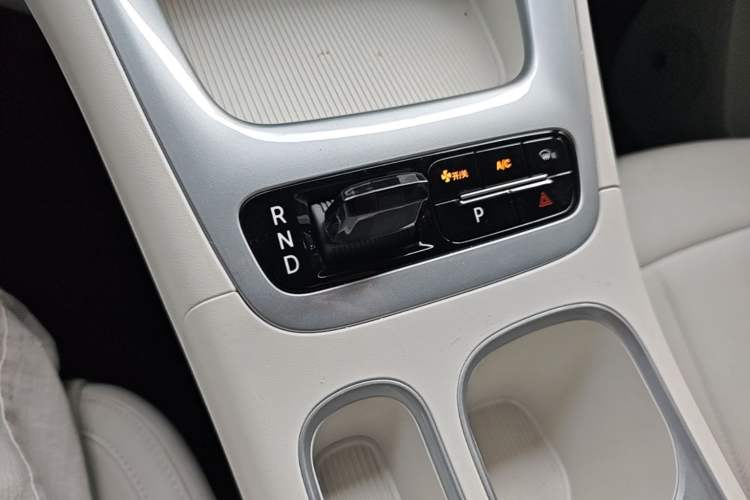 Used Geely Galaxy Geome 2025 UP 410km Exploration Edition Gear Lever