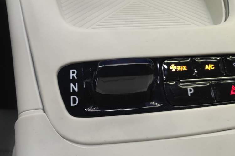 Used Geely Galaxy Geome 2025 UP 410km Exploration Edition Gear Lever