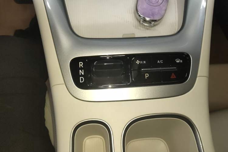 Used Geely Galaxy Geome 2025 310km Youth Edition Gear Lever