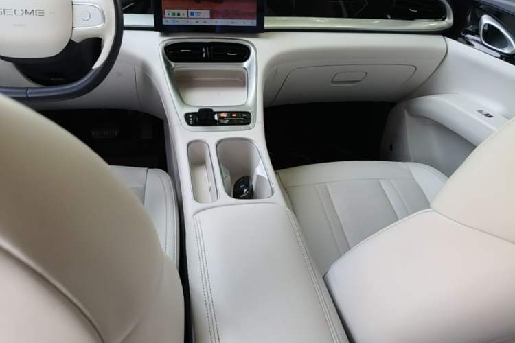 Used Geely Galaxy Geome 2025 310km Youth Edition Gear Lever