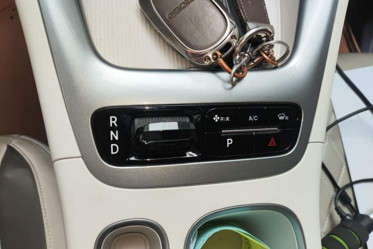Used Geely Galaxy Geome 2025 310km Youth Edition Gear Lever
