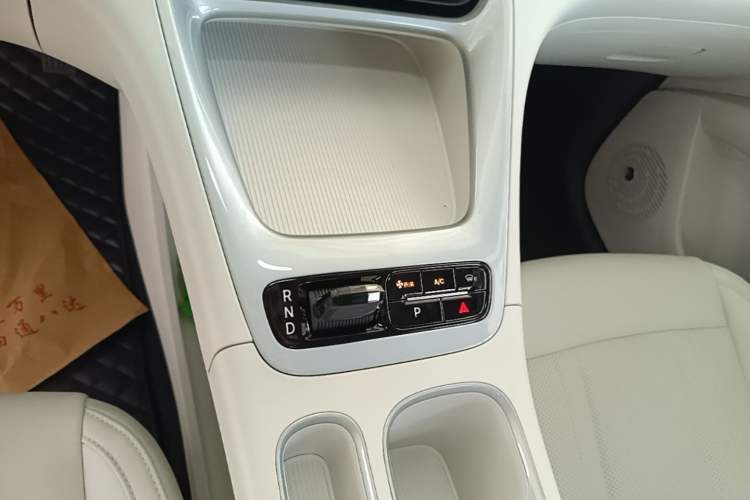 Used Geely Galaxy Geome 2025 UP 410km Exploration Edition Gear Lever