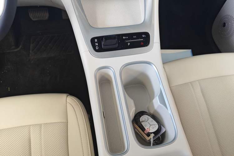 Used Geely Galaxy Geome 2025 UP 410km Exploration Edition Gear Lever
