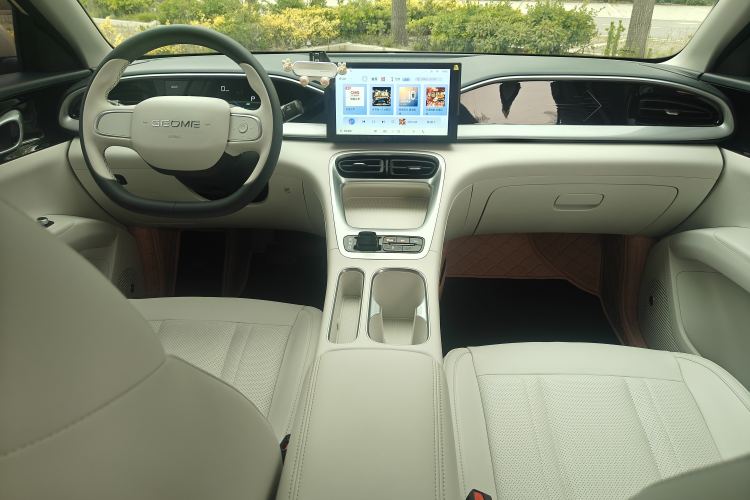 Used Geely Galaxy Geome 2025 310km Youth Edition Interior 2