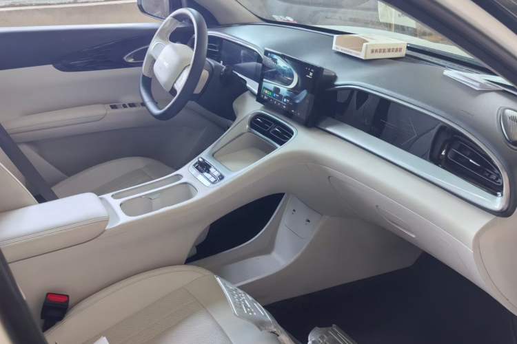 Used Geely Galaxy Geome 2025 310km Youth Edition Interior 3