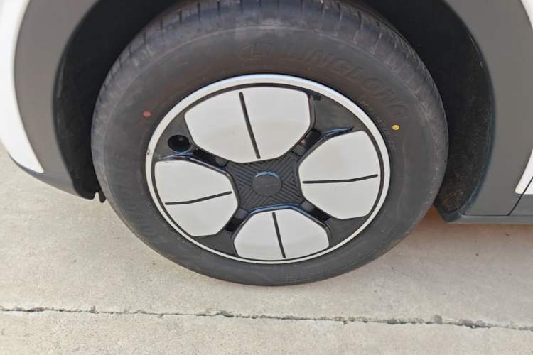 Used Geely Galaxy Geome 2025 310km Youth Edition Left Front Wheel Hub