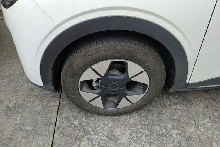 Used Geely Galaxy Geome 2025 UP 410km Exploration Edition Left Front Wheel Hub