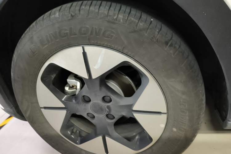 Used Geely Galaxy Geome 2025 UP 410km Exploration+ Edition Left Front Wheel Hub
