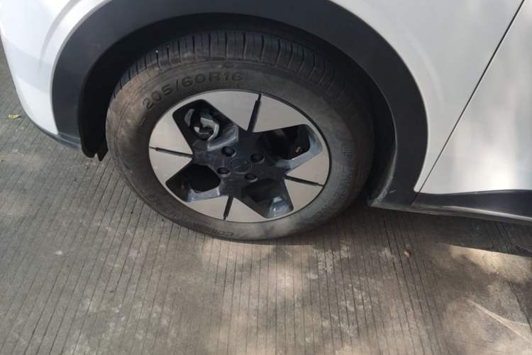 Used Geely Galaxy Geome 2025 310km Dream Edition Left Front Wheel Hub