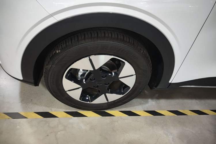 Used Geely Galaxy Geome 2025 310km Dream Edition Left Front Wheel Hub