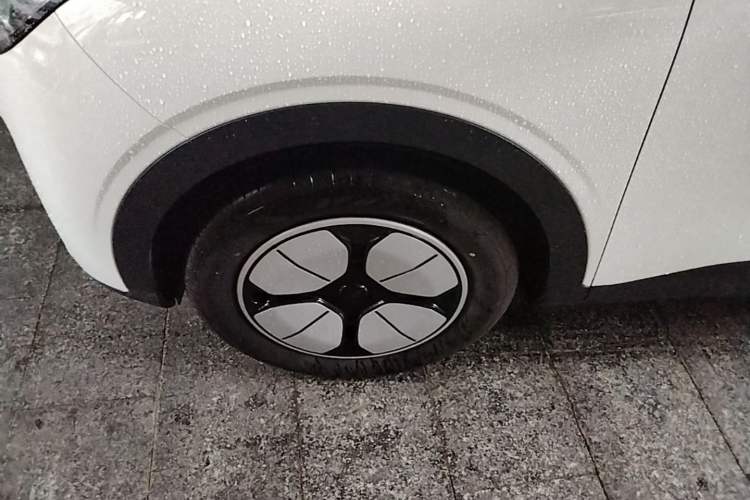 Used Geely Galaxy Geome 2025 310km Youth Edition Left Front Wheel Hub