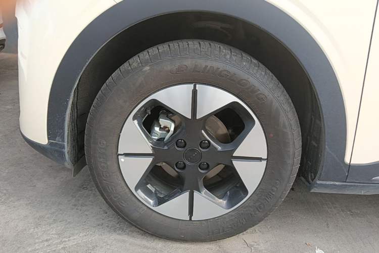 Used Geely Galaxy Geome 2025 UP 410km Exploration Edition Left Front Wheel Hub