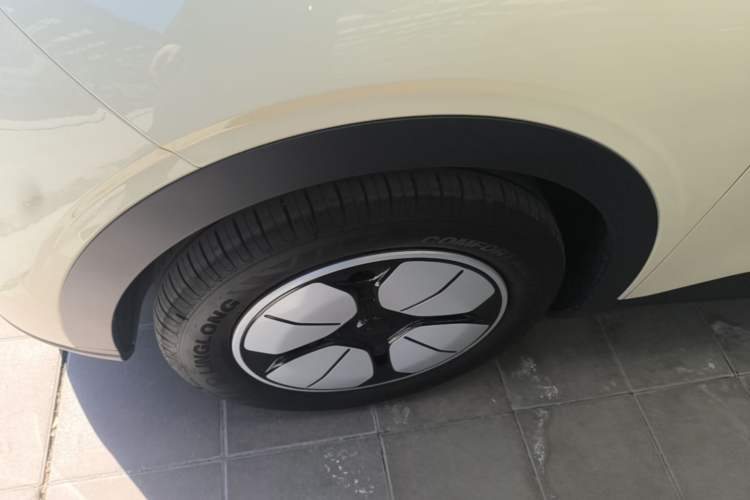 Used Geely Galaxy Geome 2025 310km Youth Edition Left Front Wheel Hub