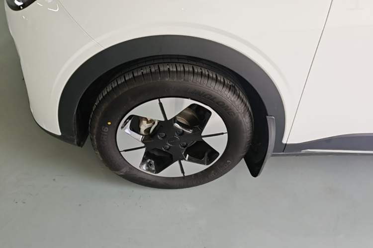 Used Geely Galaxy Geome 2025 310km Dream Edition Left Front Wheel Hub